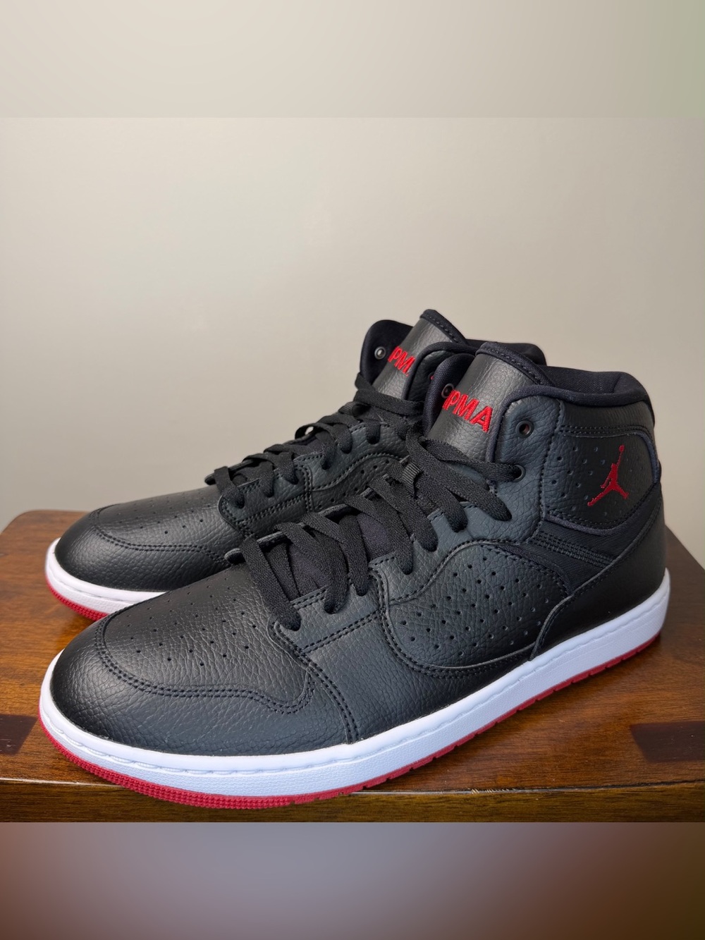 Jordan Access Bred AR3762-001 Men’s Size 12 Black Gym Red New Without Box